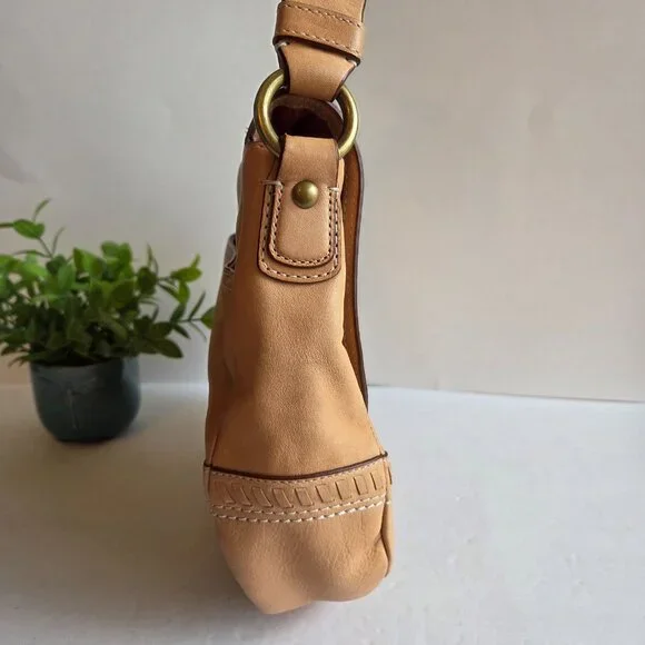 EUC Coach Poppy Whipstitched Hobo (#19004) in Natural Vachetta Leather - Picture 2 of 16